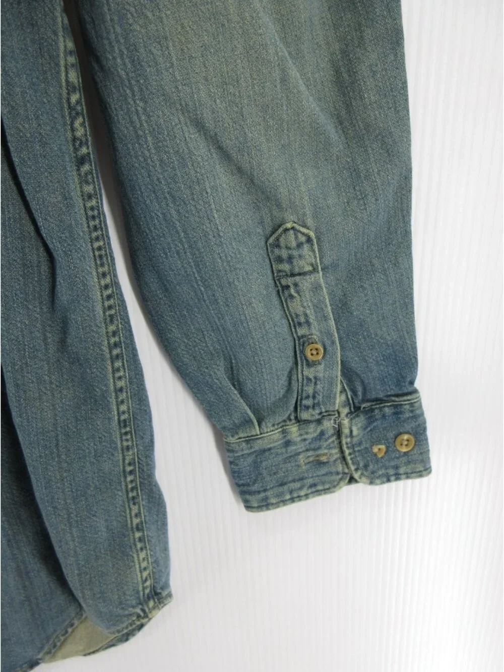 VGT Banana Republic Shirt Medium Denim Button Up Y2K Heritage Travel *